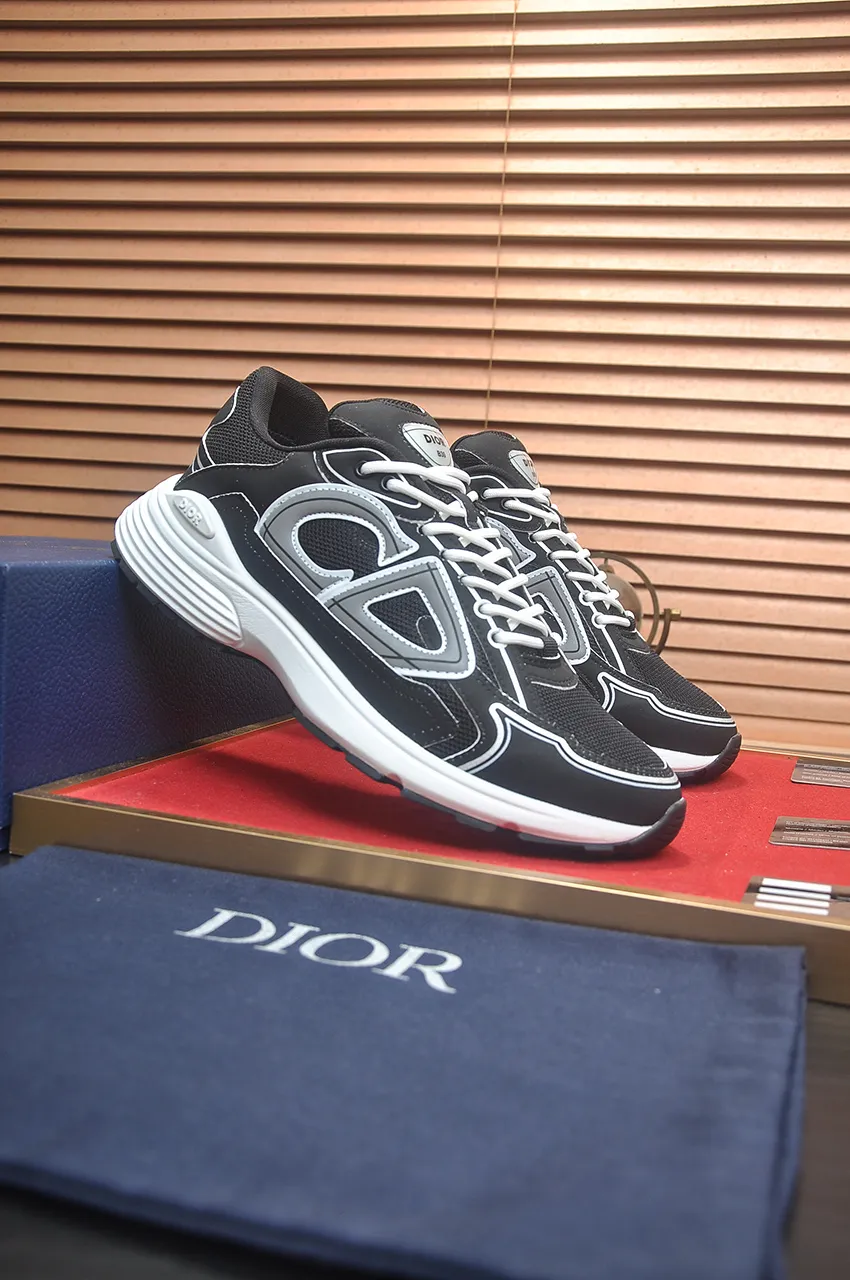 Men's men's shoes 💰: 500💶 (top original order) Brand: Dior (Dior) Standard code: Men's code 38-44 (45 customized) Grade: Same as the official website Material: Top original cowhide spliced ​​together Original wear-resistant and lightweight outsole Style category: Fashionable casual shoes Distinguished luxury brand elements top luxury Color: Actual picture color